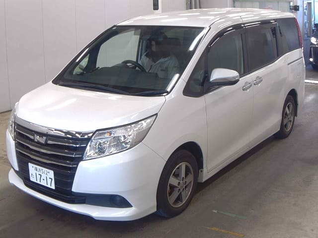 TOYOTA Noah