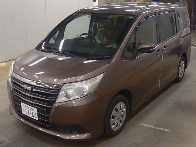TOYOTA Noah