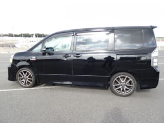 2010 TOYOTA Voxy
