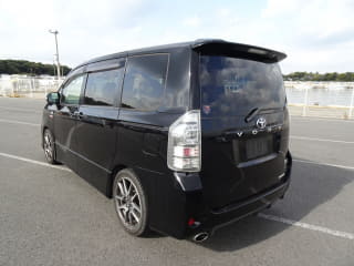 2010 TOYOTA Voxy