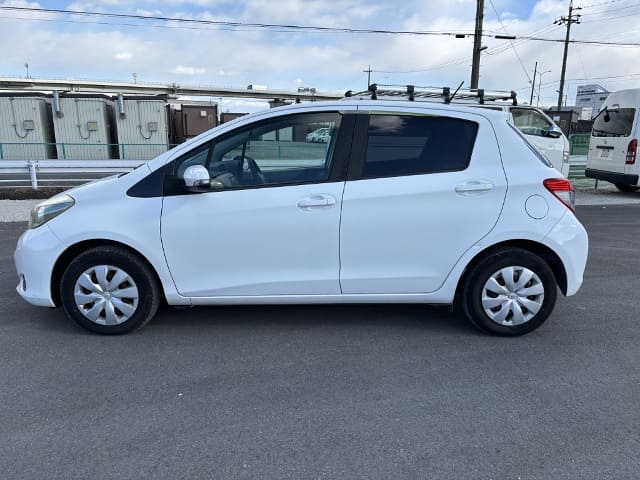 2010 TOYOTA Vitz