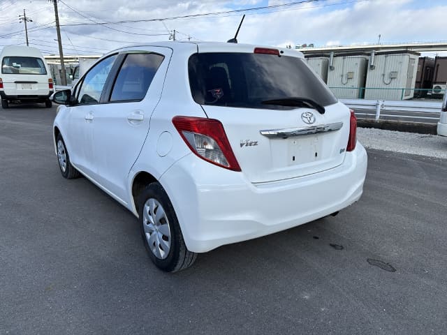 2010 TOYOTA Vitz