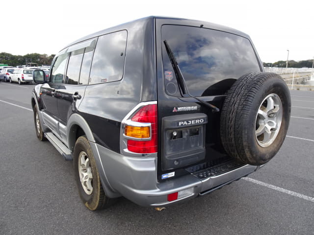 2000 MITSUBISHI Pajero