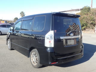 2010 TOYOTA Voxy