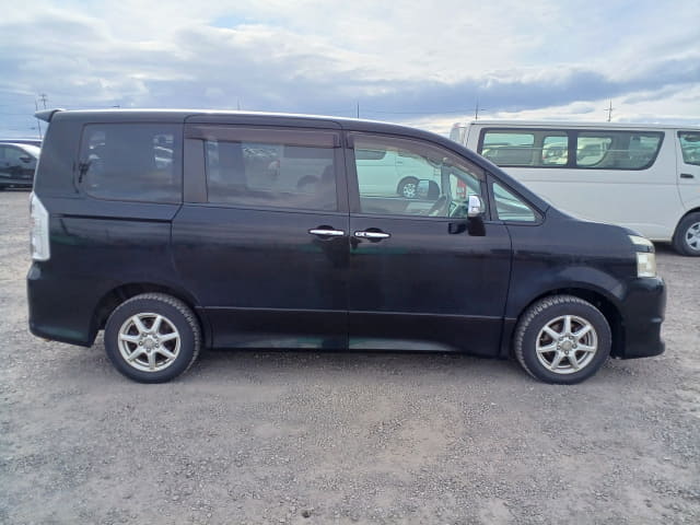 2009 TOYOTA Voxy