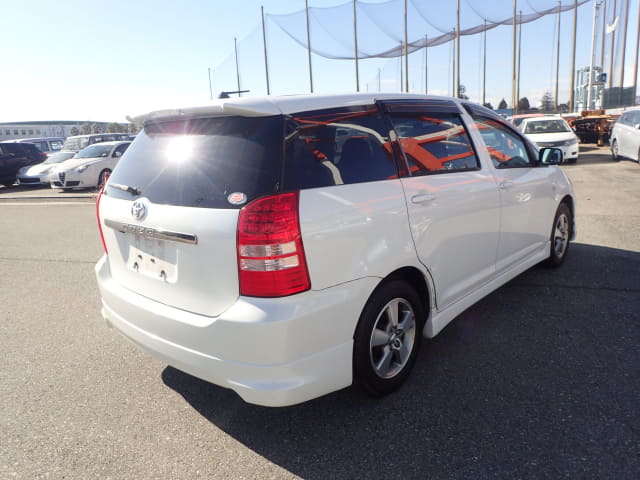 2005 TOYOTA Wish