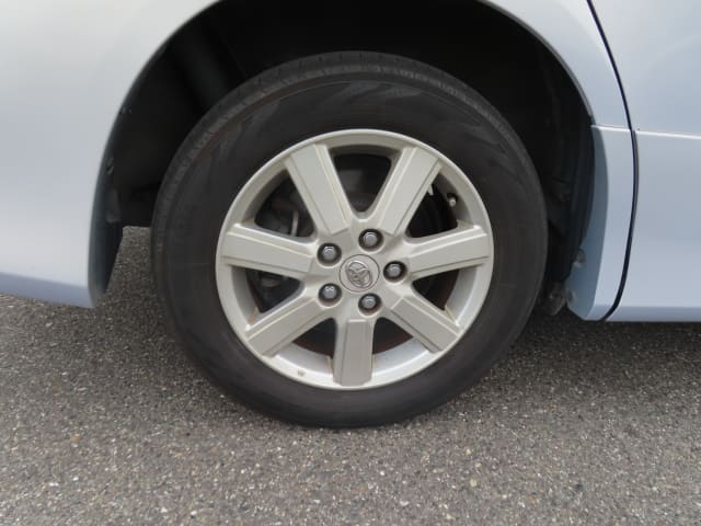 TOYOTA Noah thumbnail 11
