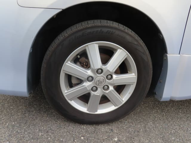 TOYOTA Noah thumbnail 9