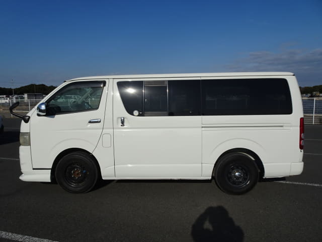 2006 TOYOTA Regiusace Van