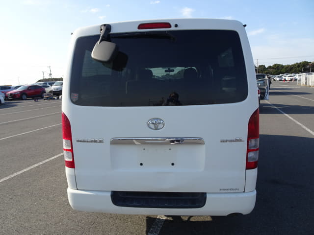 2006 TOYOTA Regiusace Van