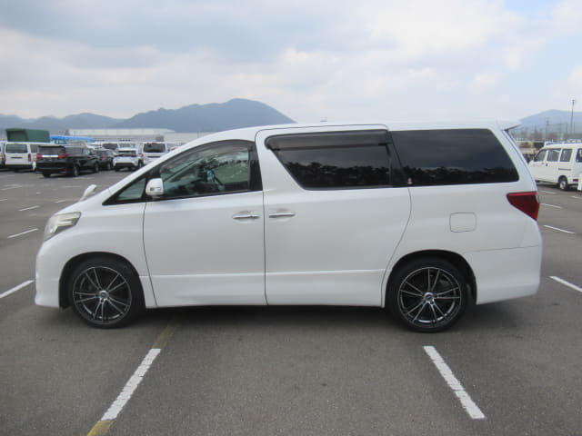 2011 TOYOTA Alphard