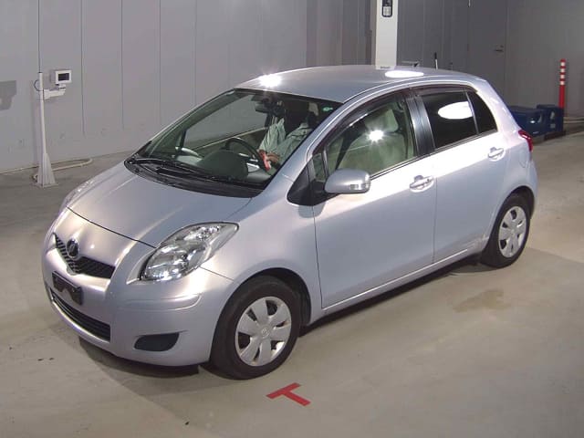 TOYOTA Vitz