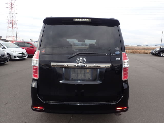 2008 TOYOTA Noah