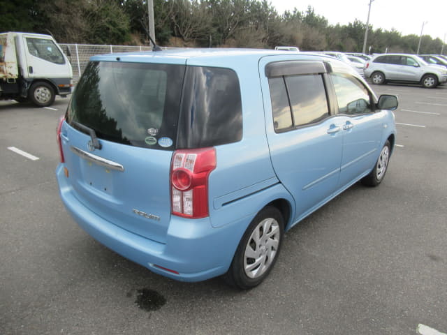 2011 TOYOTA Raum