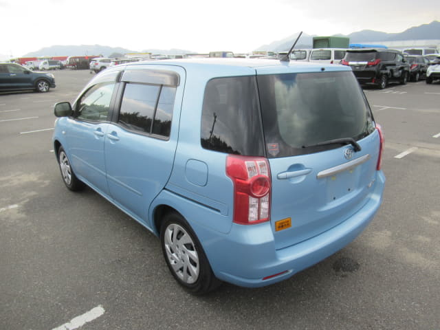 2011 TOYOTA Raum