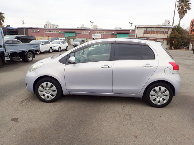 2010 TOYOTA Vitz