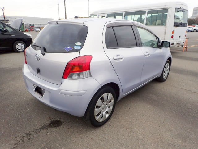 2010 TOYOTA Vitz