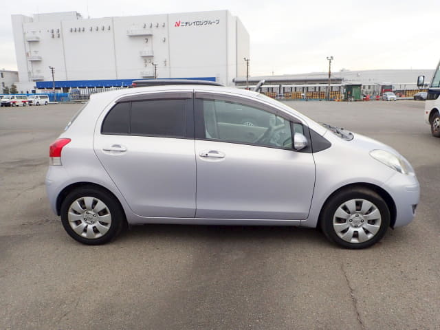 2010 TOYOTA Vitz