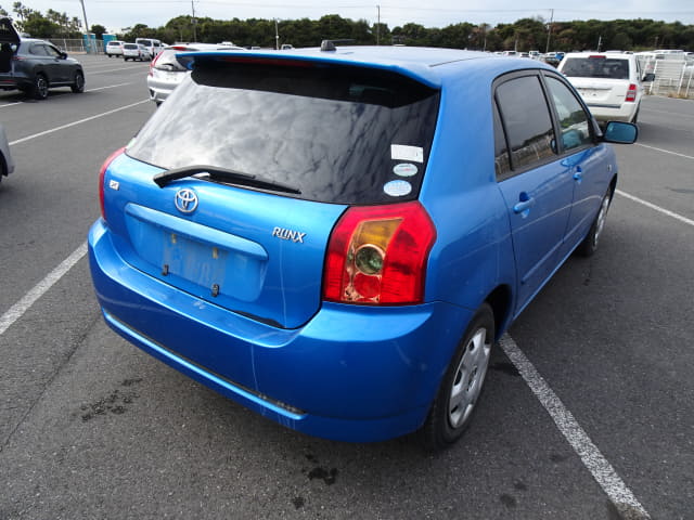2004 TOYOTA Corolla Runx