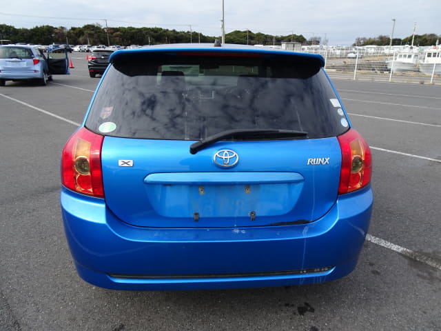 2004 TOYOTA Corolla Runx