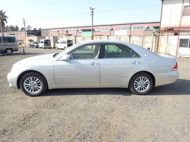 2004 TOYOTA Crown