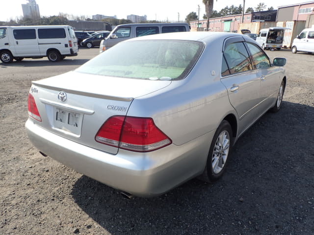 2004 TOYOTA Crown