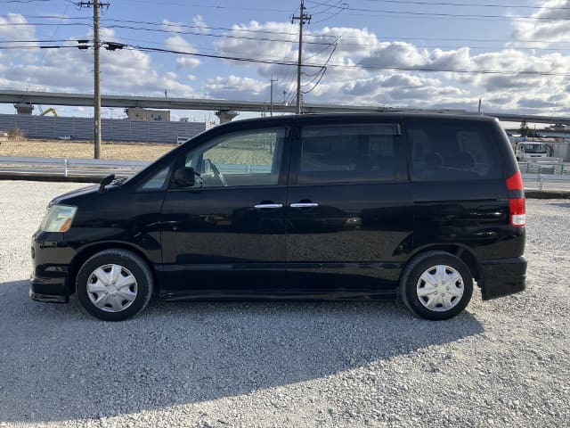 2007 TOYOTA Noah