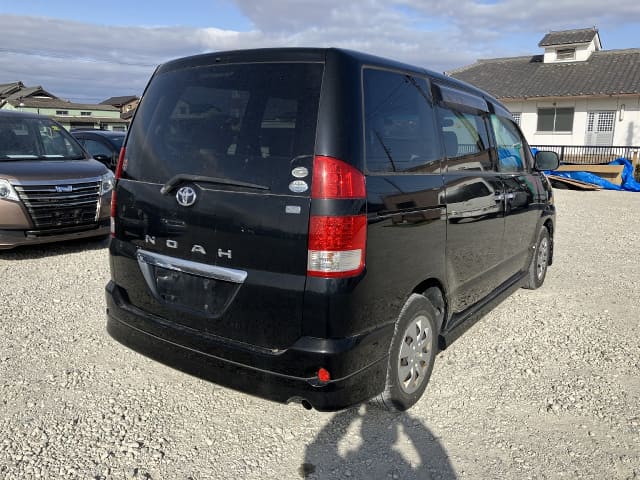 2007 TOYOTA Noah