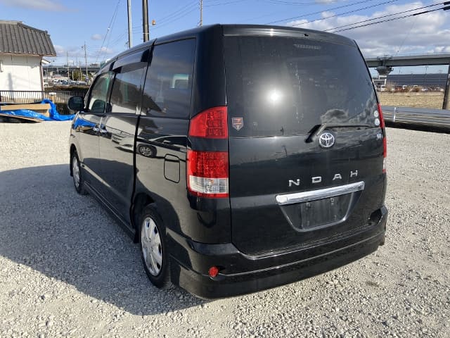 2007 TOYOTA Noah