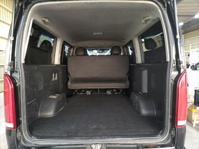 2011 TOYOTA Regiusace Van