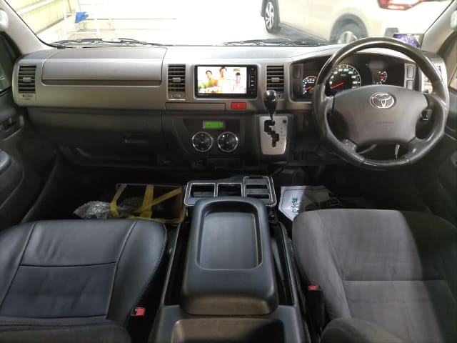 2011 TOYOTA Regiusace Van