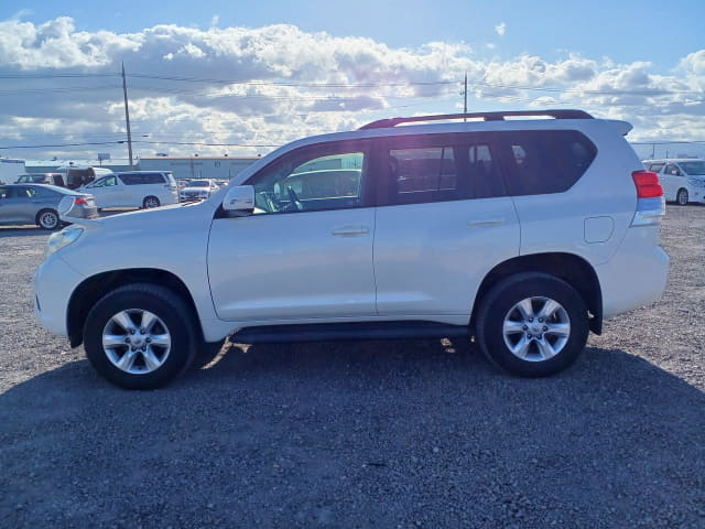 2011 TOYOTA Land Cruiser Prado