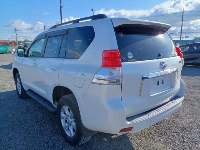 2011 TOYOTA Land Cruiser Prado