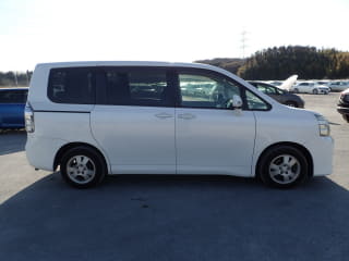 2010 TOYOTA Voxy