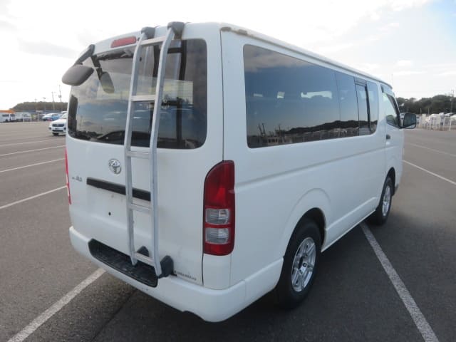 2006 TOYOTA Regiusace Van