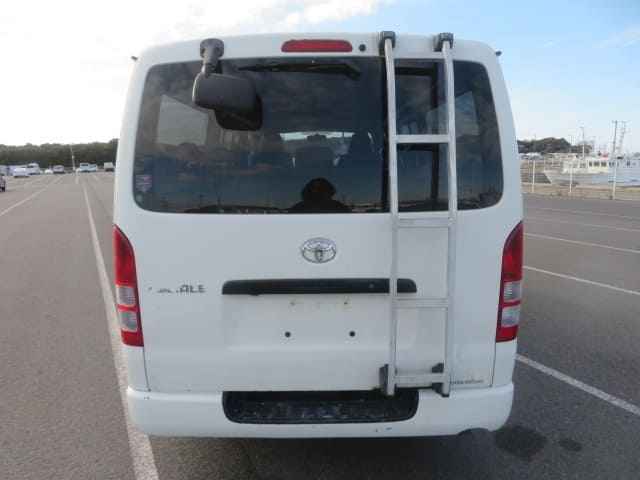 2006 TOYOTA Regiusace Van