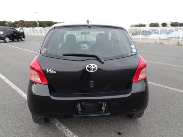 2005 TOYOTA Vitz