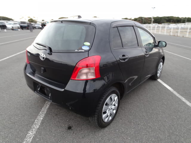 2005 TOYOTA Vitz