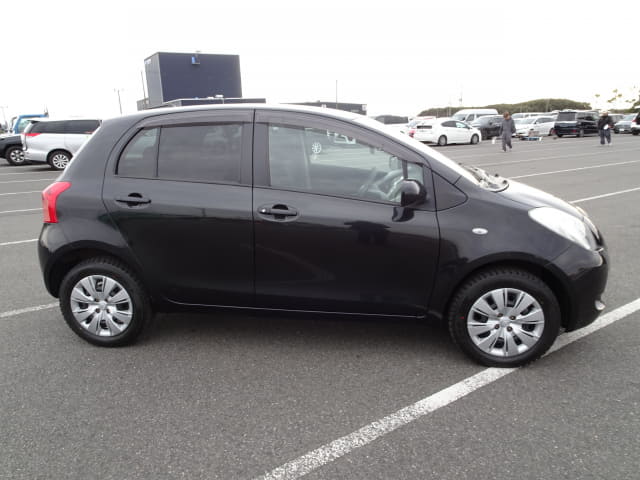 2005 TOYOTA Vitz