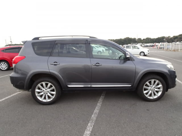 2011 TOYOTA Vanguard