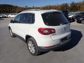 2011 VOLKSWAGEN Tiguan