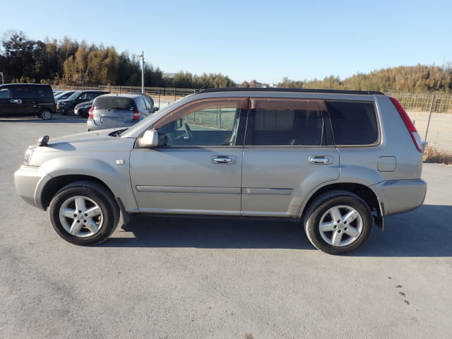 2004 NISSAN X-Trail