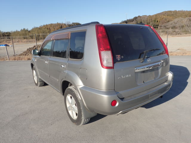 2004 NISSAN X-Trail
