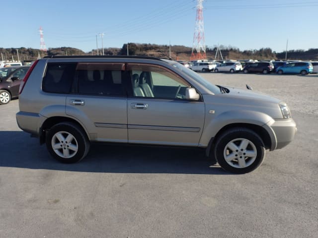 2004 NISSAN X-Trail