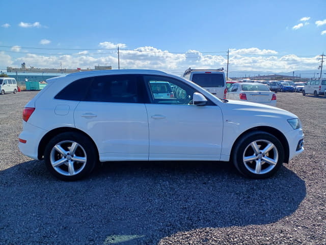 2010 AUDI Q5