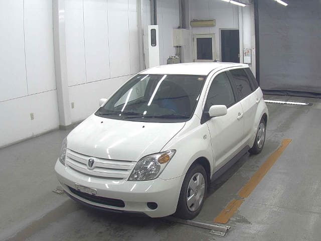 2002 TOYOTA IST