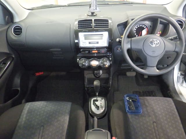 2010 TOYOTA IST