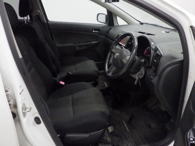 2005 TOYOTA Wish