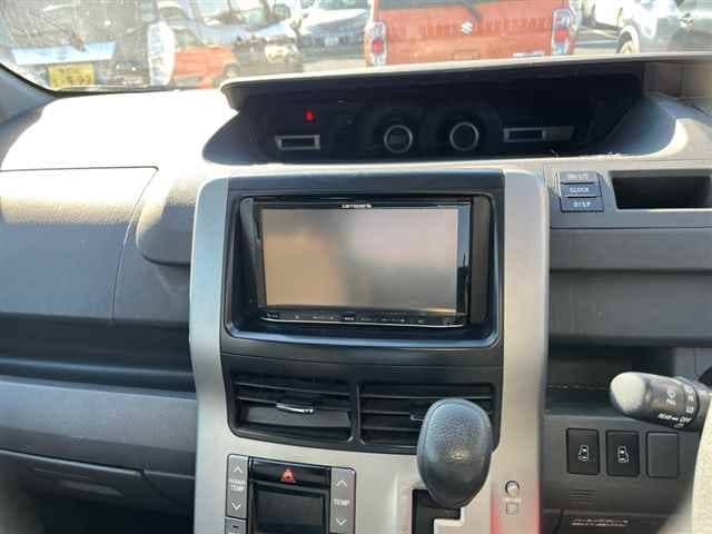 TOYOTA Voxy thumbnail 50