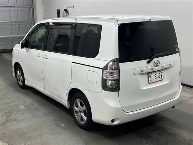 TOYOTA Voxy thumbnail 54